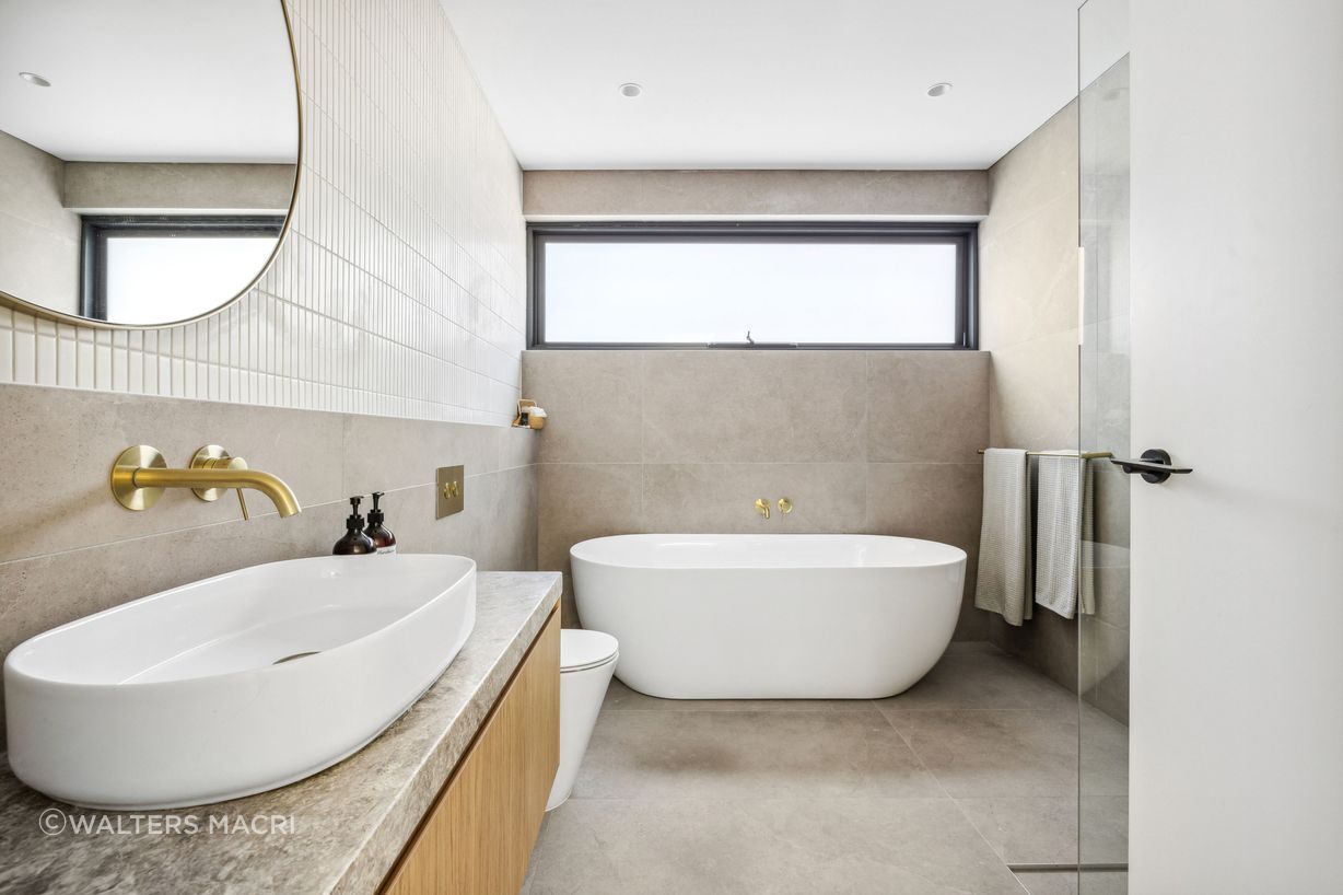 33ConsettStConcordWestHighBathroom2.jpg