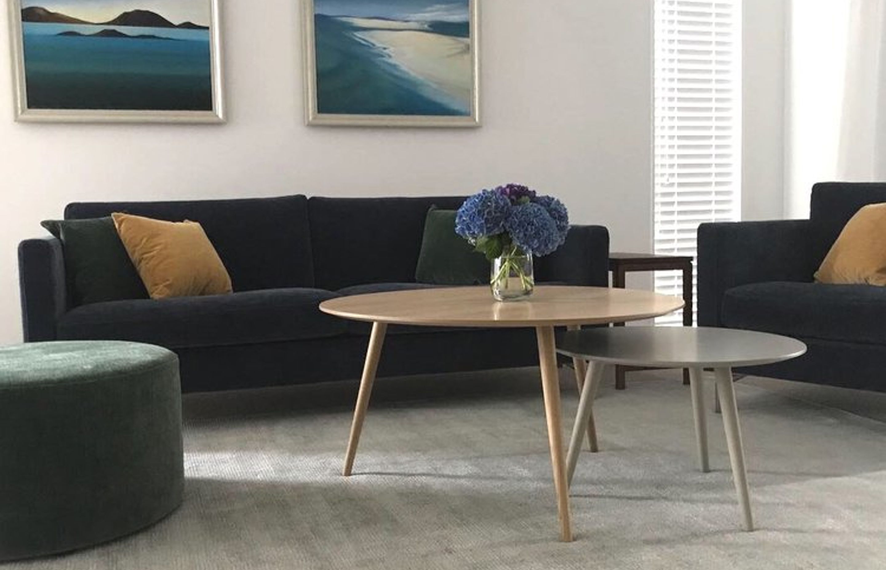 Texture & Art john oxborough April 9, 2019 Art by E.Grierson 1979. Furniture from BoConcept. Rug by Mulberi. Design by JOFAI.