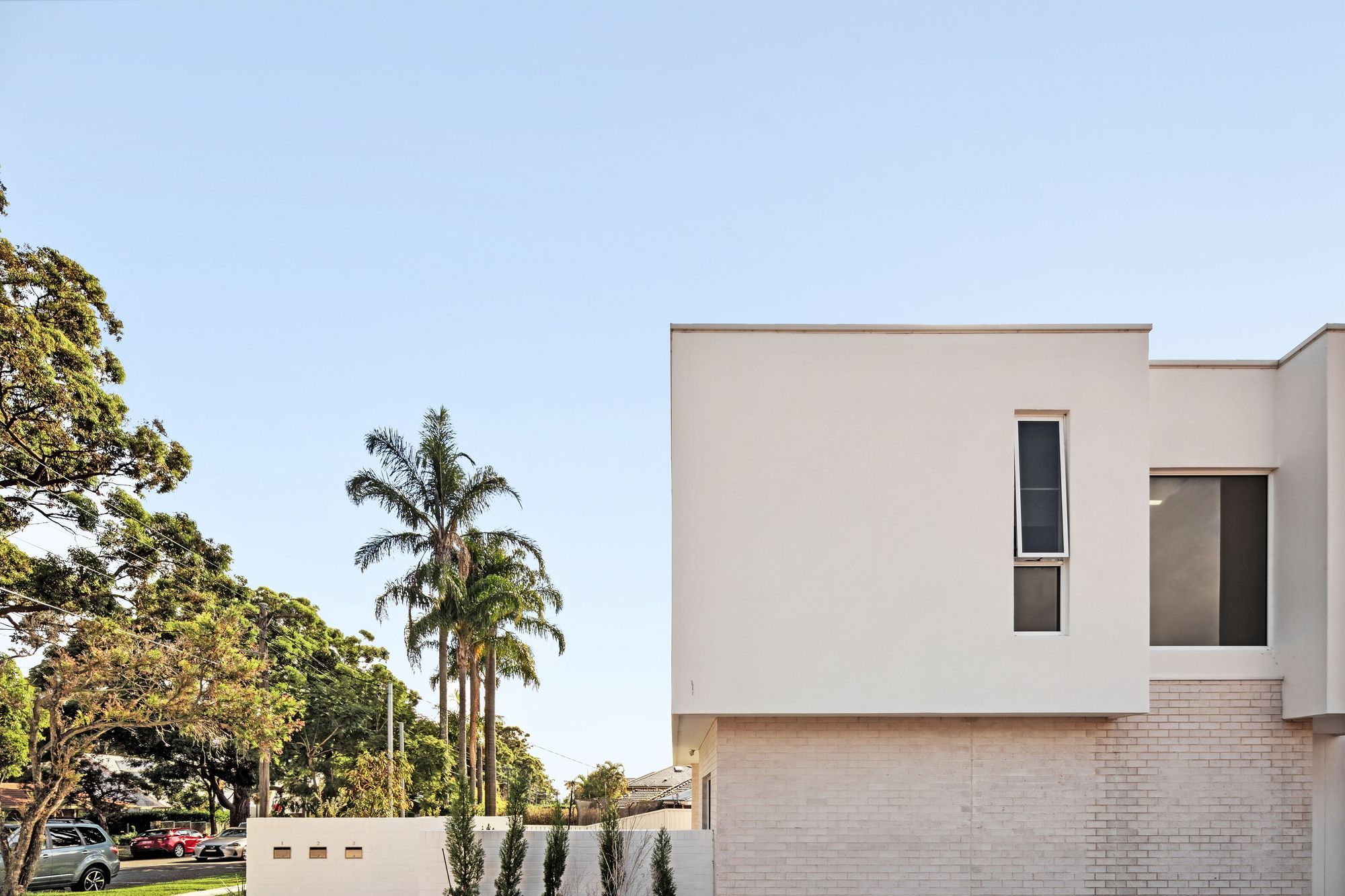 68KareenaRoadMirandaHighExterior2-v4.jpg