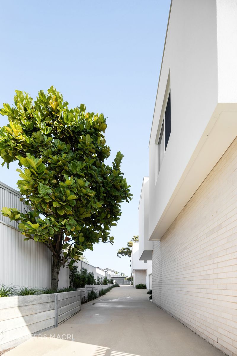 68KareenaRoadMirandaHighExterior4.jpg