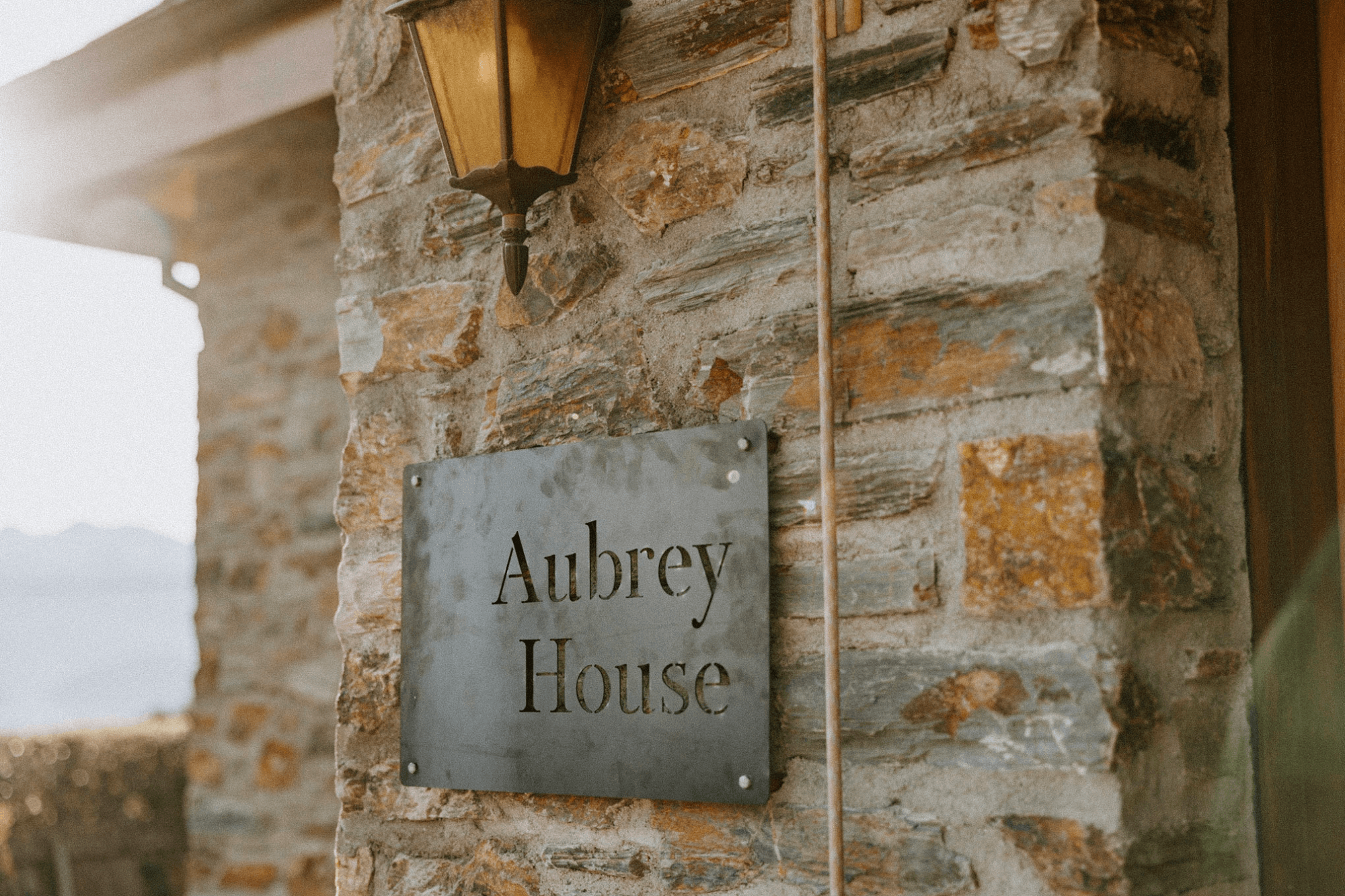 AUBREY-HOUSE02.png