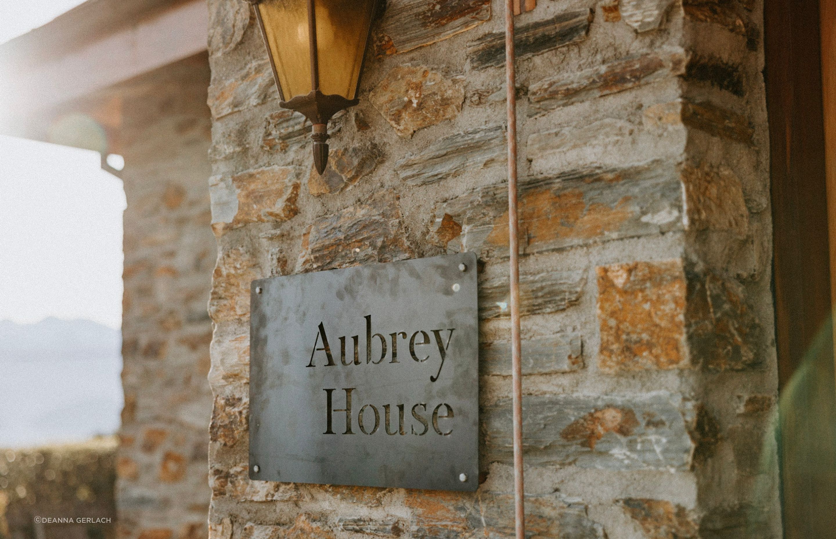 AUBREY-HOUSE02.png