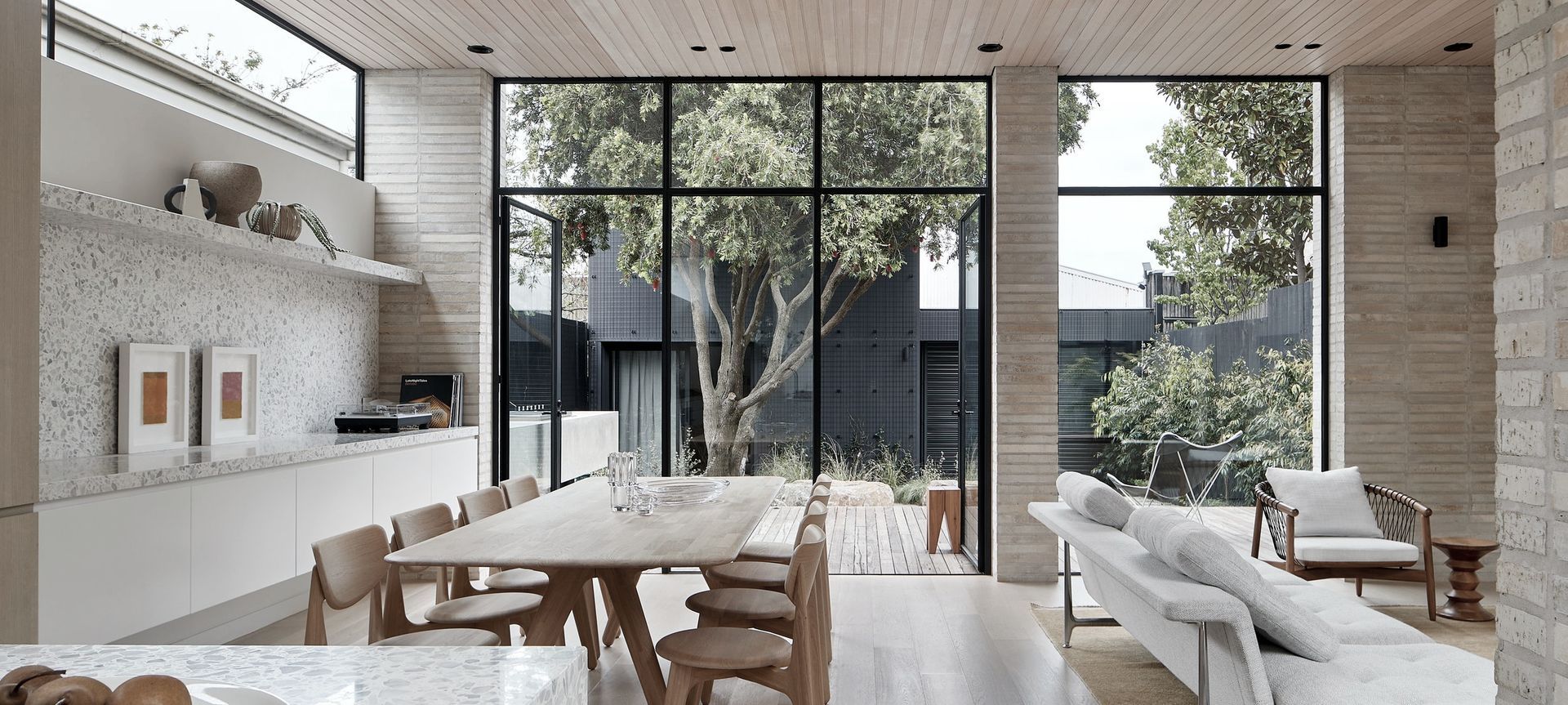 Clifton Hill Courtyard House banner