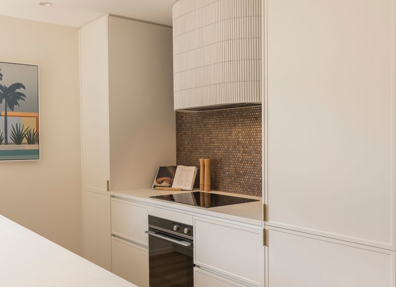 Curves, Copper, and Desert Cool: A Palm Springs-Inspired Kitchen