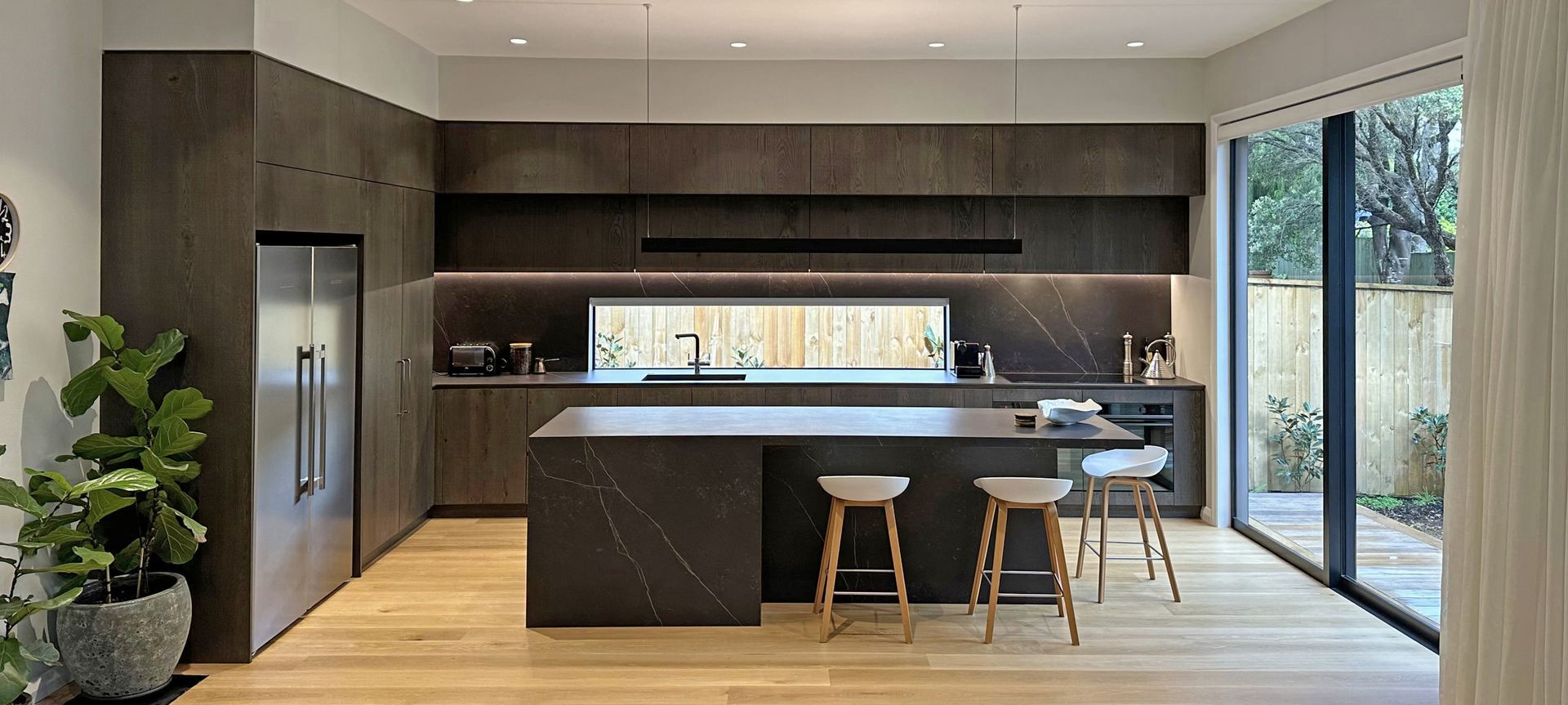 Veneer and Veined Dekton, Takapuna banner
