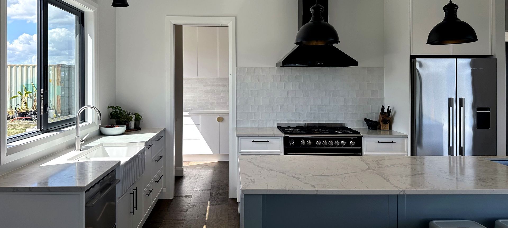 Countryside Elegance Kitchen and Laundry New Build banner