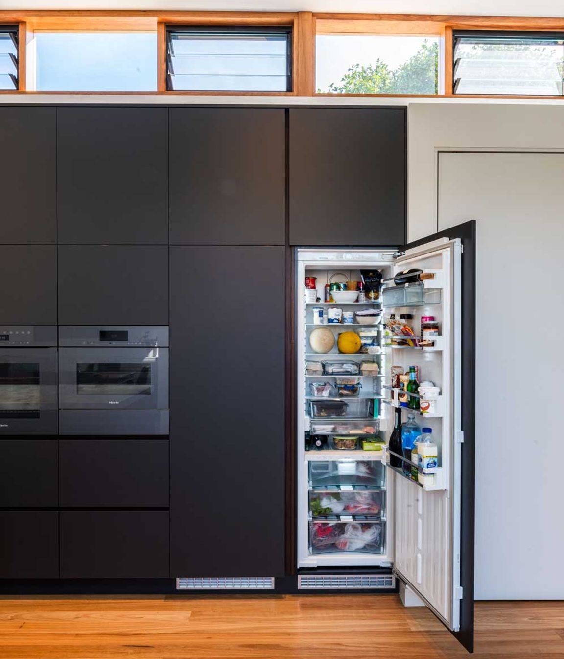 Modern-luxury-kitchen-renovation-using-Nikpol-Navurban-Quartzite-liebherr-fridge-miele-ovens-sirius-rangehoods-zip-tap-abey-sinks-016.jpg