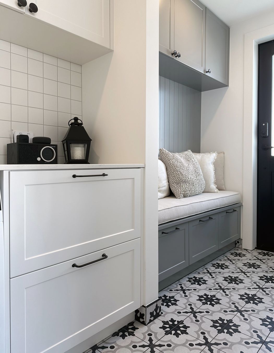 MAIN HOUSE MUDROOM/LAUNDRY