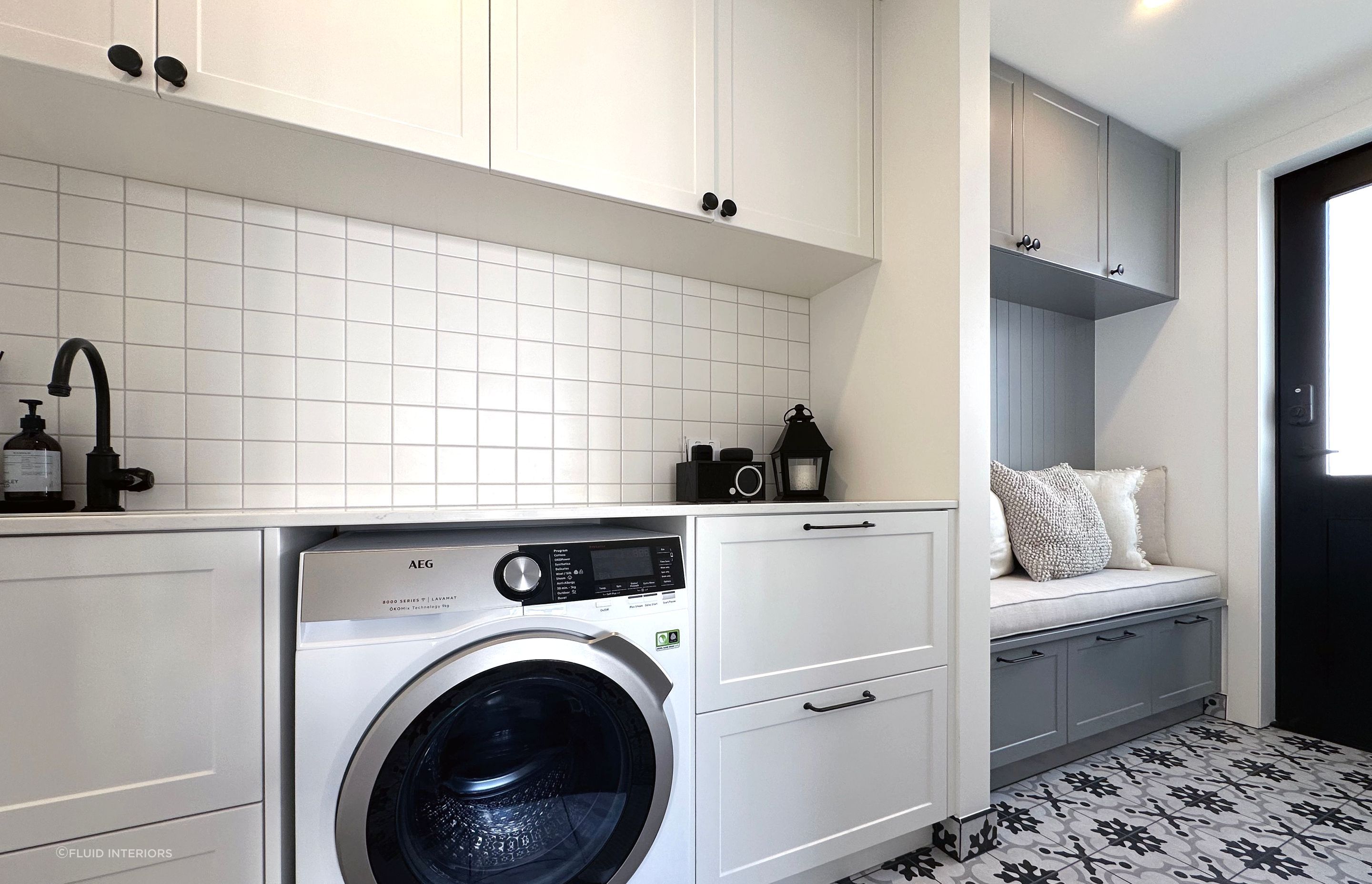 MAIN HOUSE MUDROOM/LAUNDRY