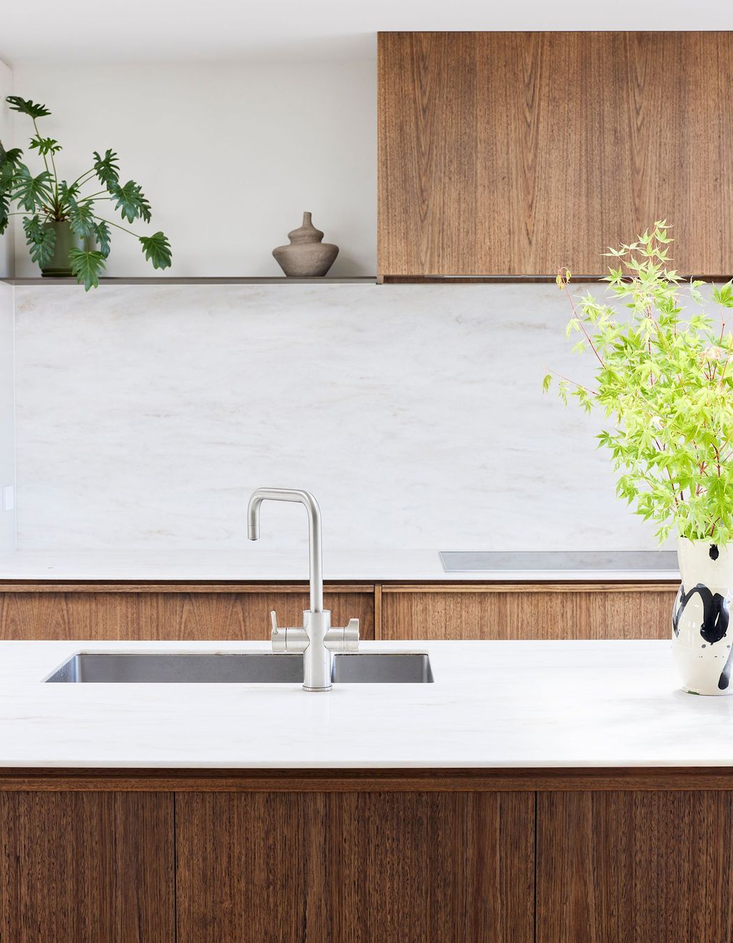 Prime Veneer, Tasmanian Blackwood - Crown Cut. Interior Design by Annique Heesen of Gezellig Interiors with design detailing by Niche Design Co. Joinery by Eastwood, Build by Thorne Group Architecture. Photography by Matt Queree