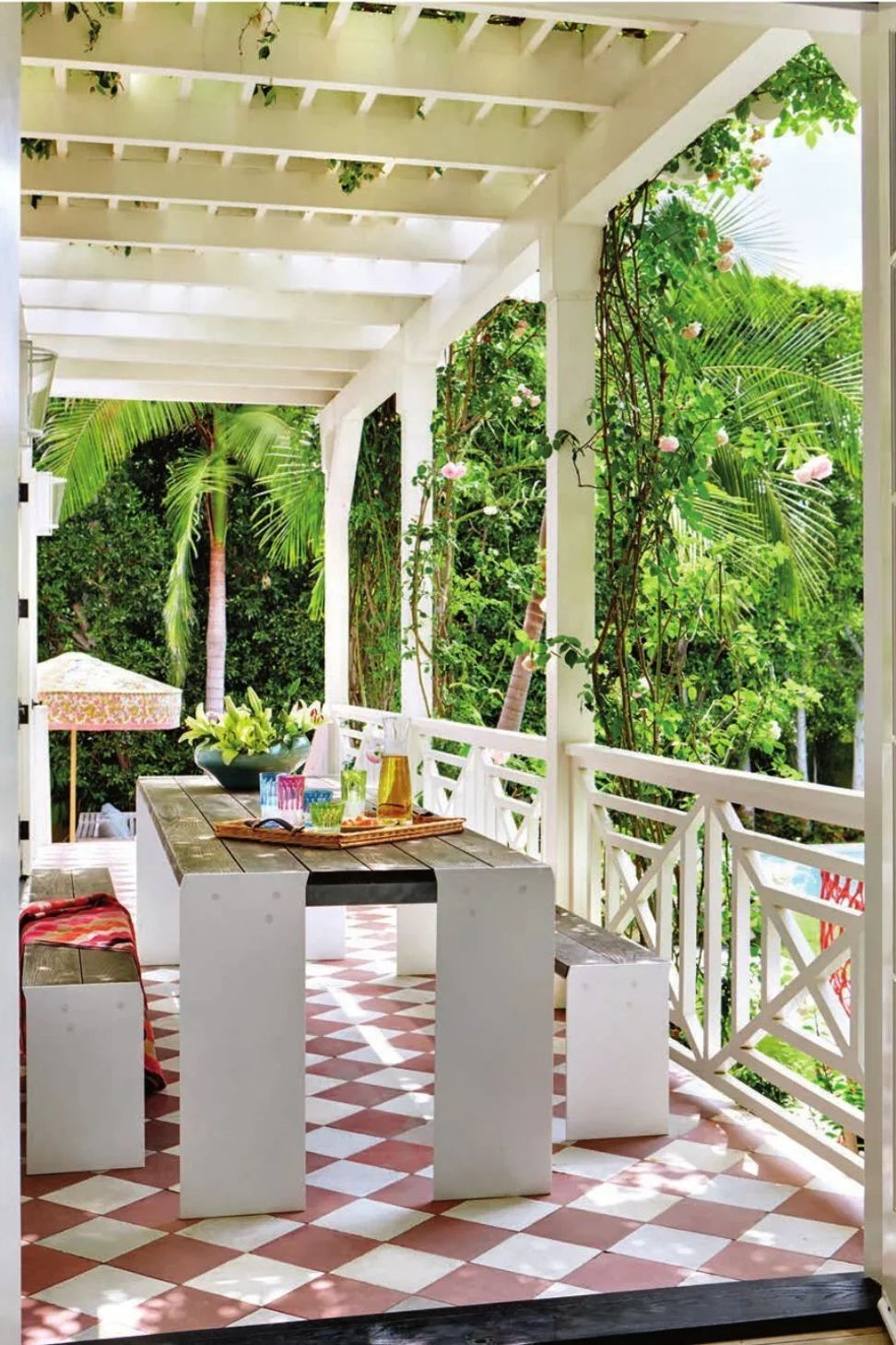 luxury-veranda-dining-modern-pergola-outdoor-patio-designwebp-ap-compressed.jpg