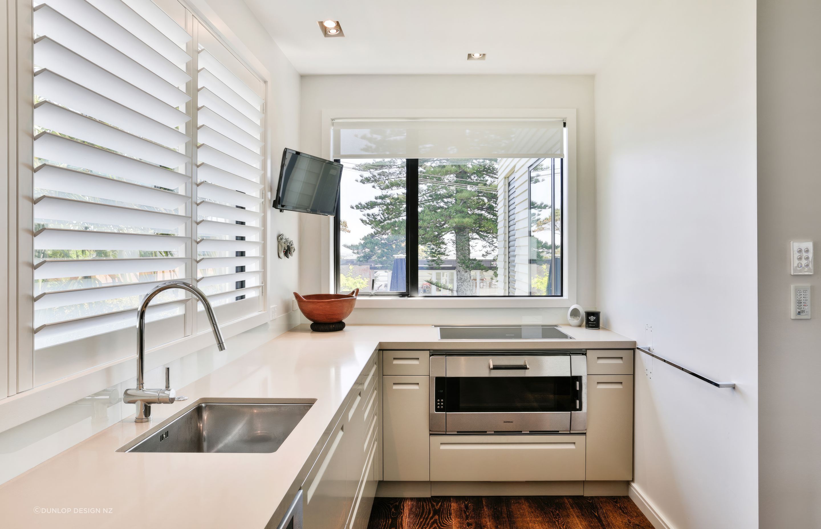 up8St-Marys-Bay-villa-kitchen-design-Jennie-Dunlop-Dunlop-Design-fix-standard-scale-150x.jpg