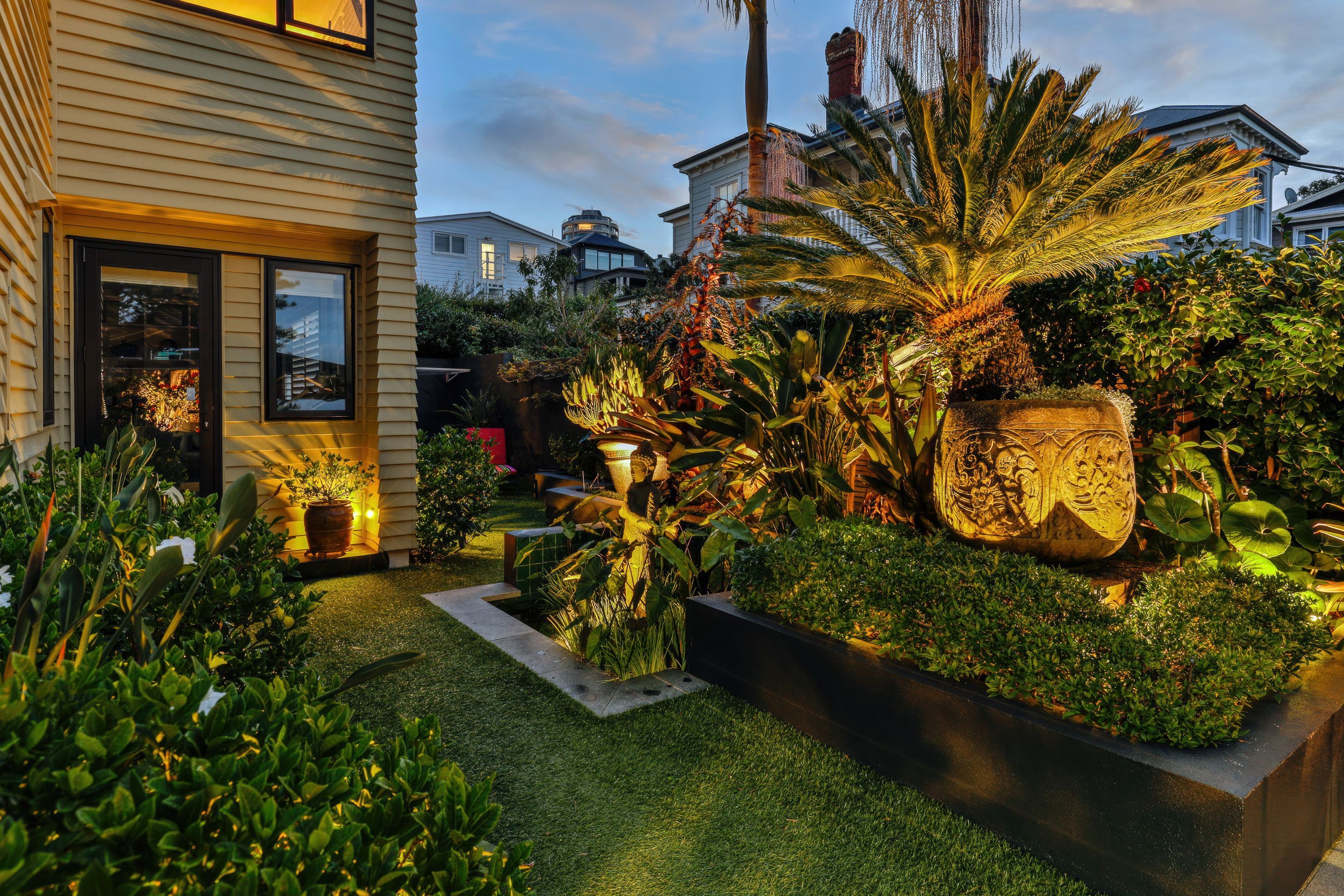 upCourtyardStMarysbayTownHouseZ8A8927-fix-standard-scale-150x.jpg