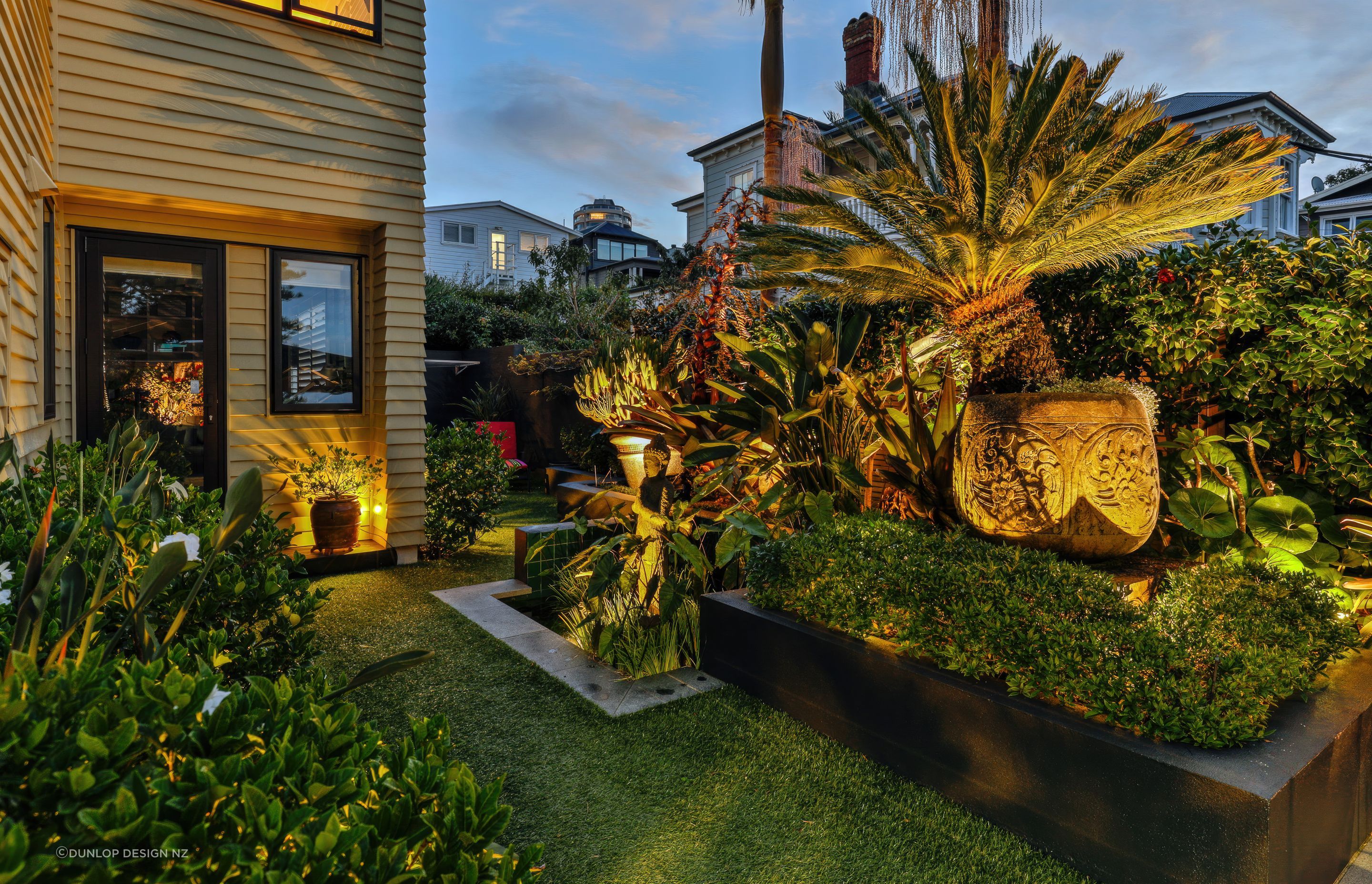 upCourtyardStMarysbayTownHouseZ8A8927-fix-standard-scale-150x.jpg