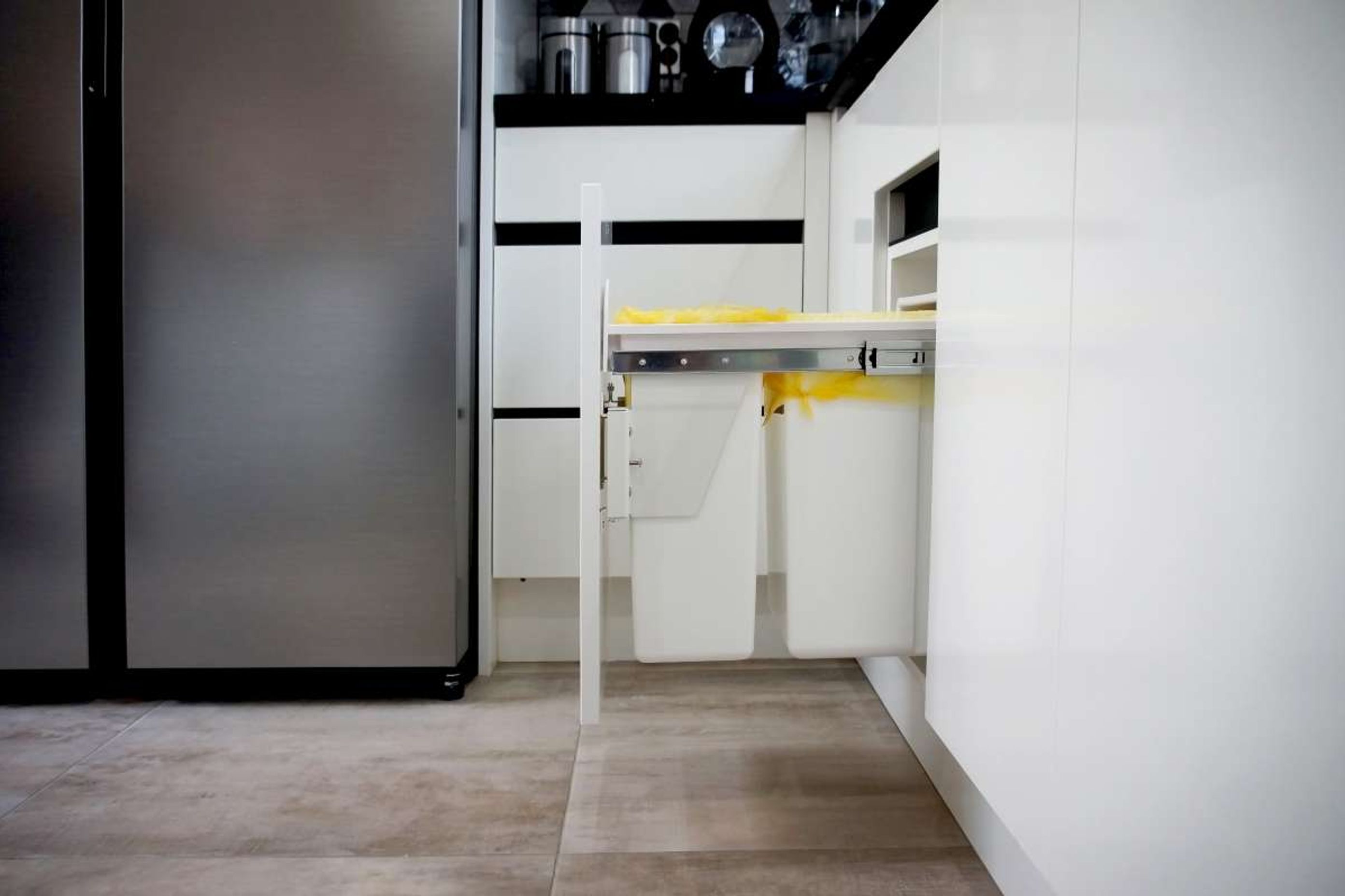 Retro Style Black and White Kitchen
