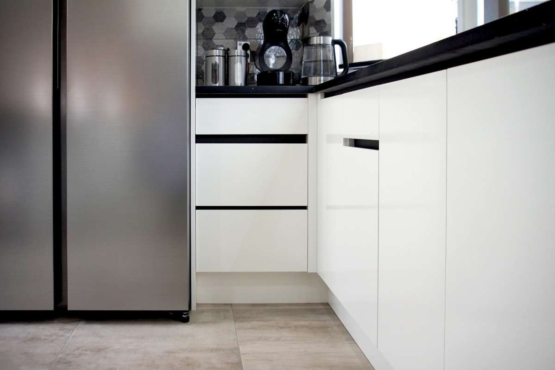 Retro Style Black and White Kitchen