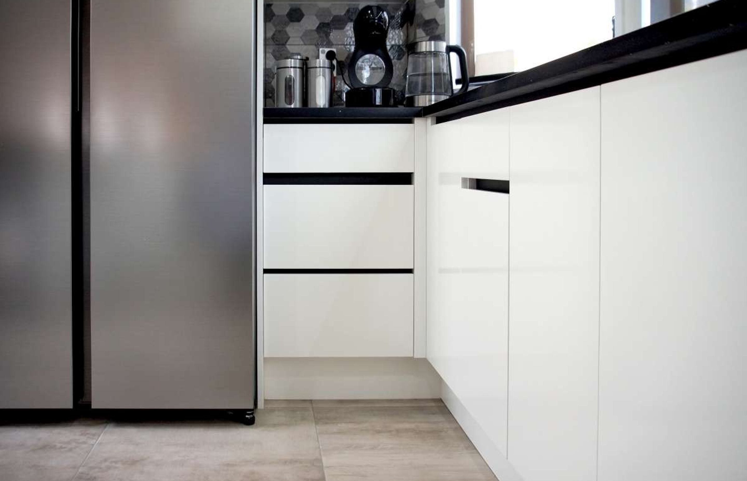 Retro Style Black and White Kitchen