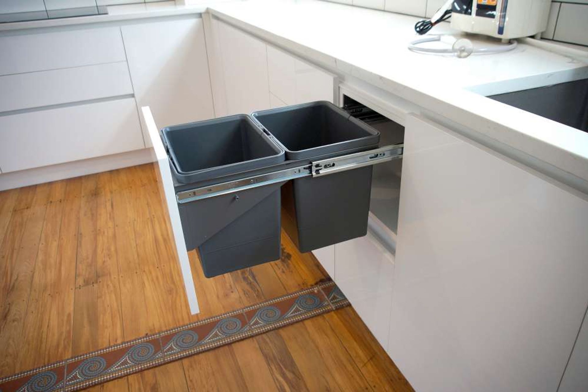 Pull out Rubbish bins