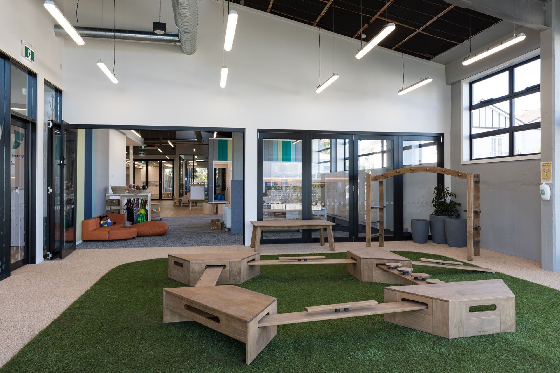 ACG Parnell by Fat Parrot