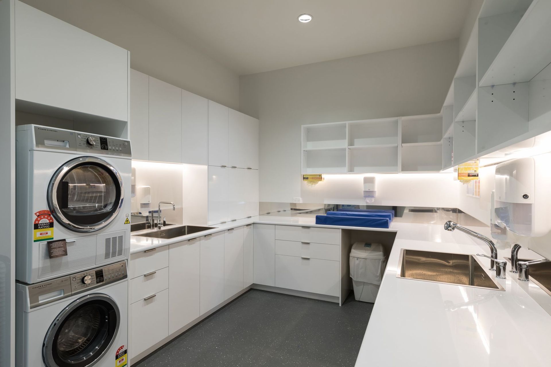 ACG Parnell by Fat Parrot