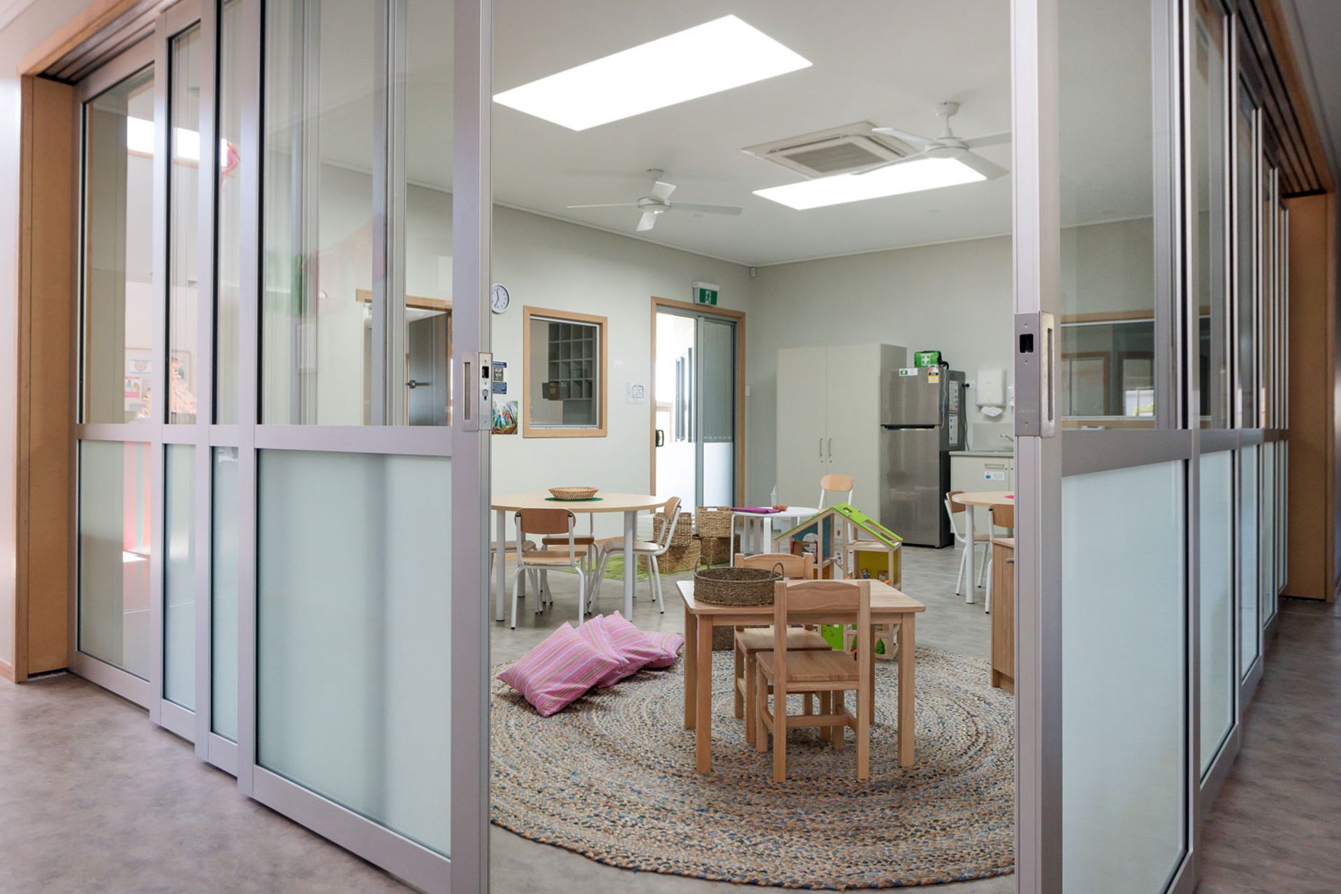 CS OvertakingDoors cavity slider, CS NewYorker door, CL400 Magnetic handle