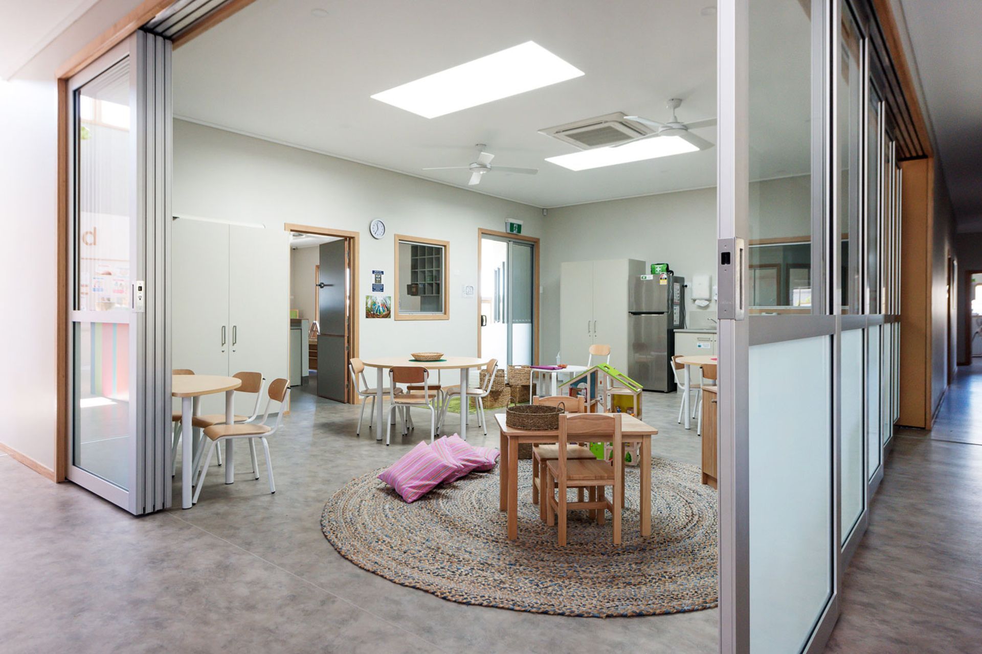 CS OvertakingDoors cavity slider, CS NewYorker door, CL400 Magnetic handle