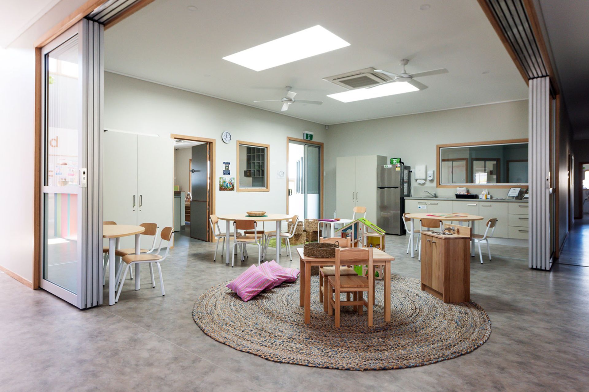 CS OvertakingDoors cavity slider, CS NewYorker door, CL400 Magnetic handle