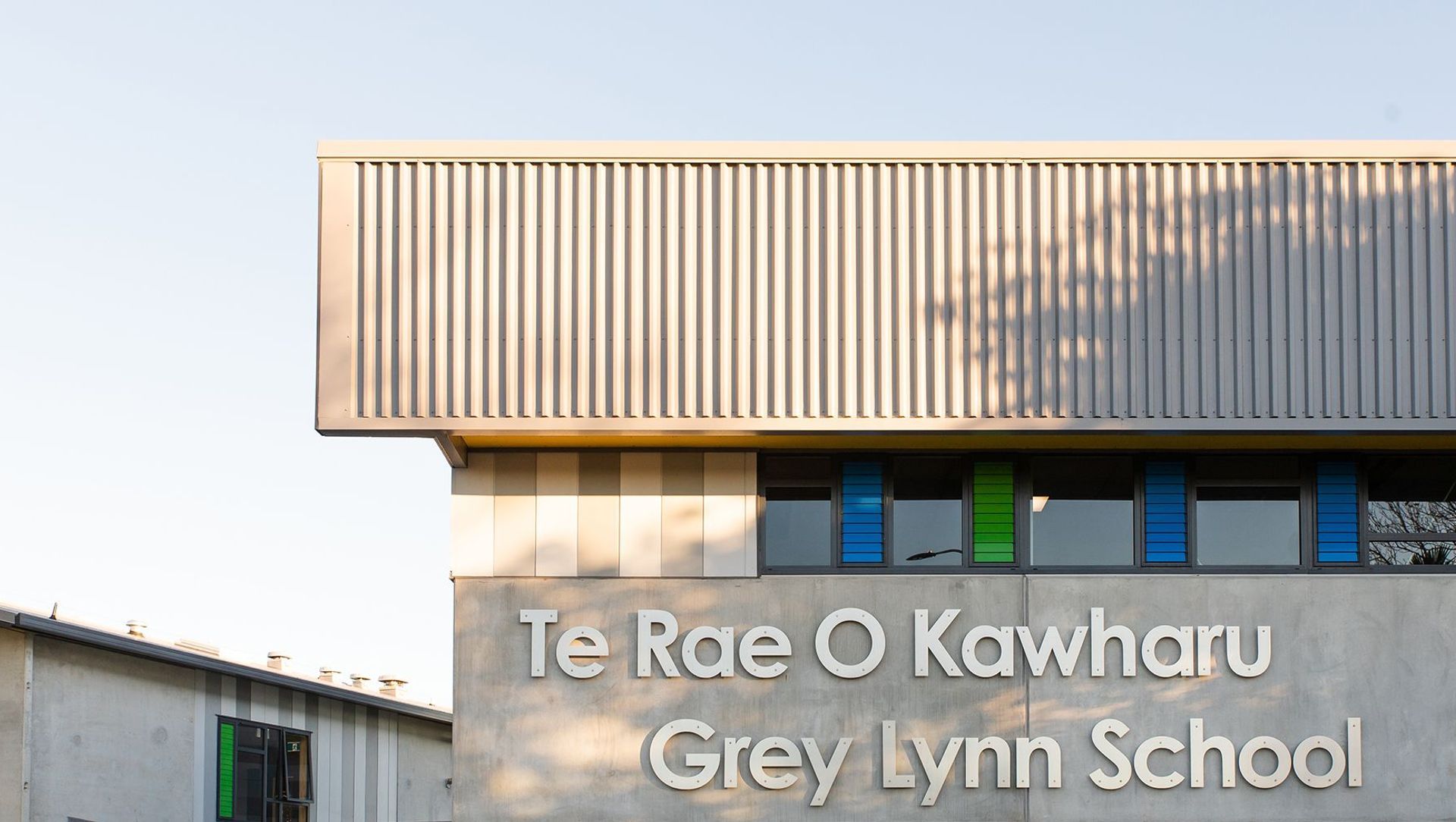 Te Rae O Kawharu - Grey Lynn School banner