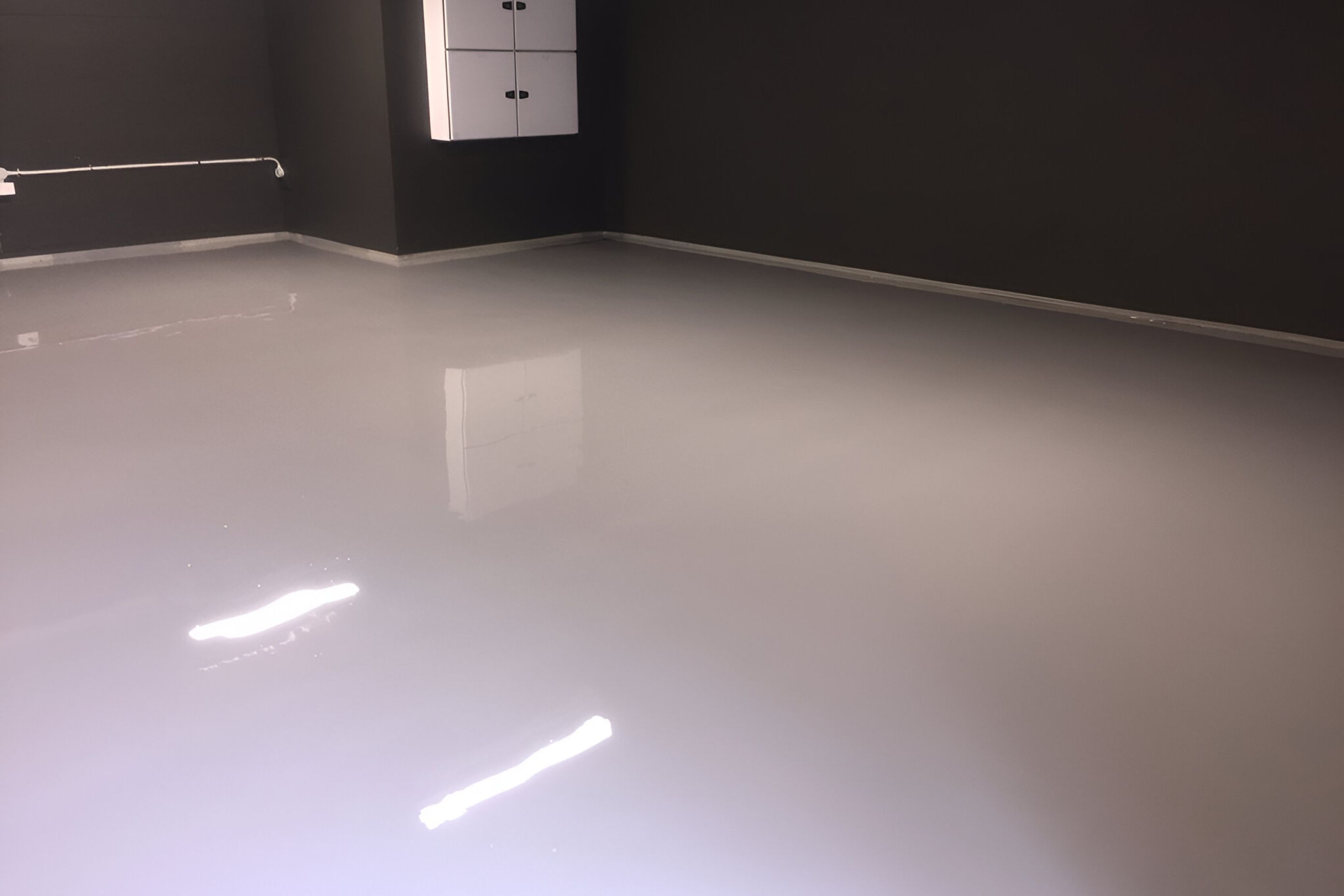 High quality gloss finish in an Auckland University Engineering Room