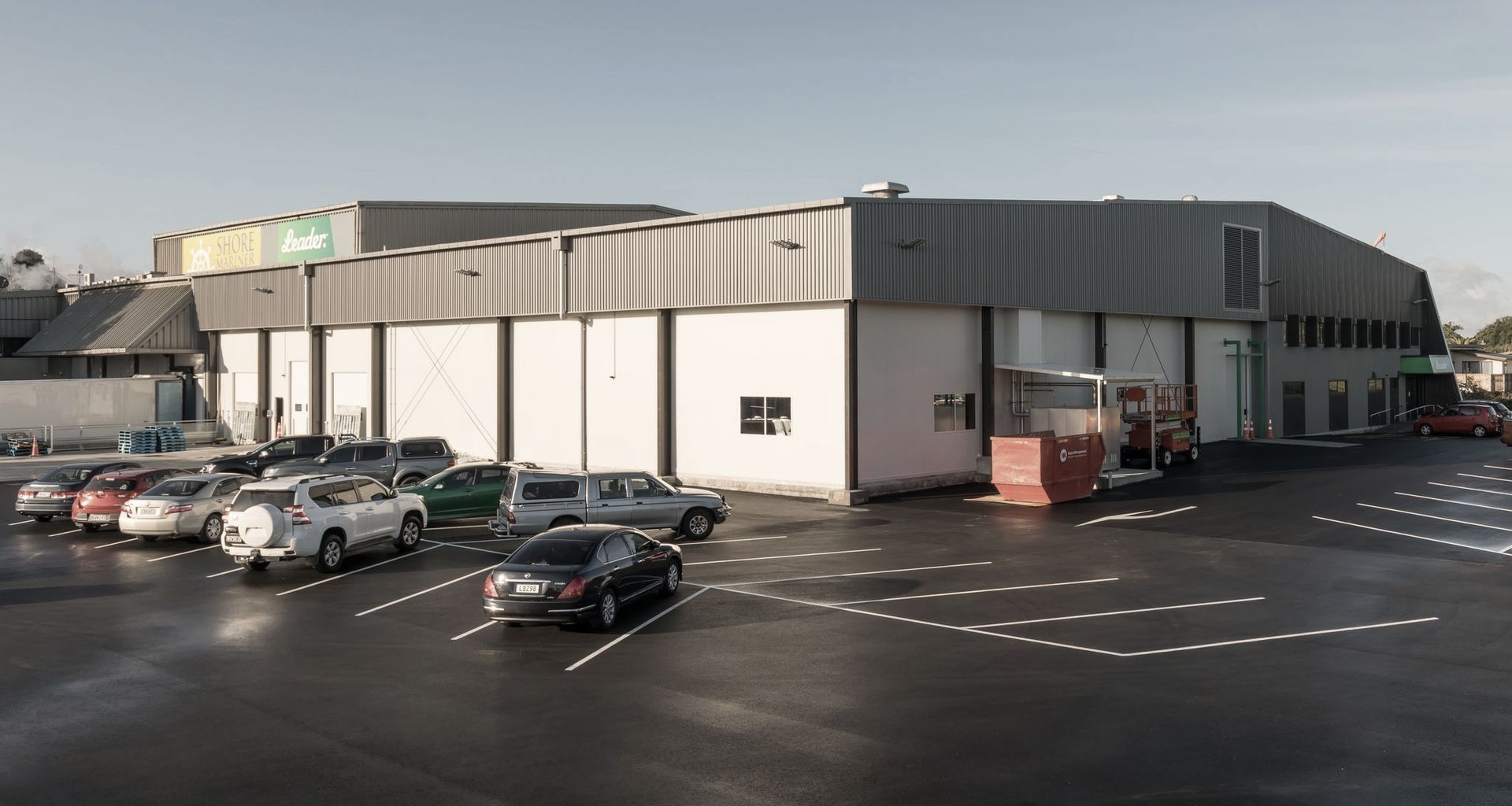 Leader Products banner