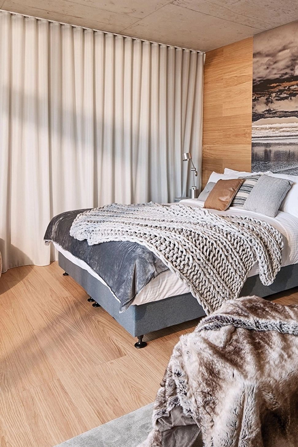 6633011feaf04fbe18d71e3eNatural20Oak20Engineered20Timber20Flooring20IS-ap-compressed.jpg
