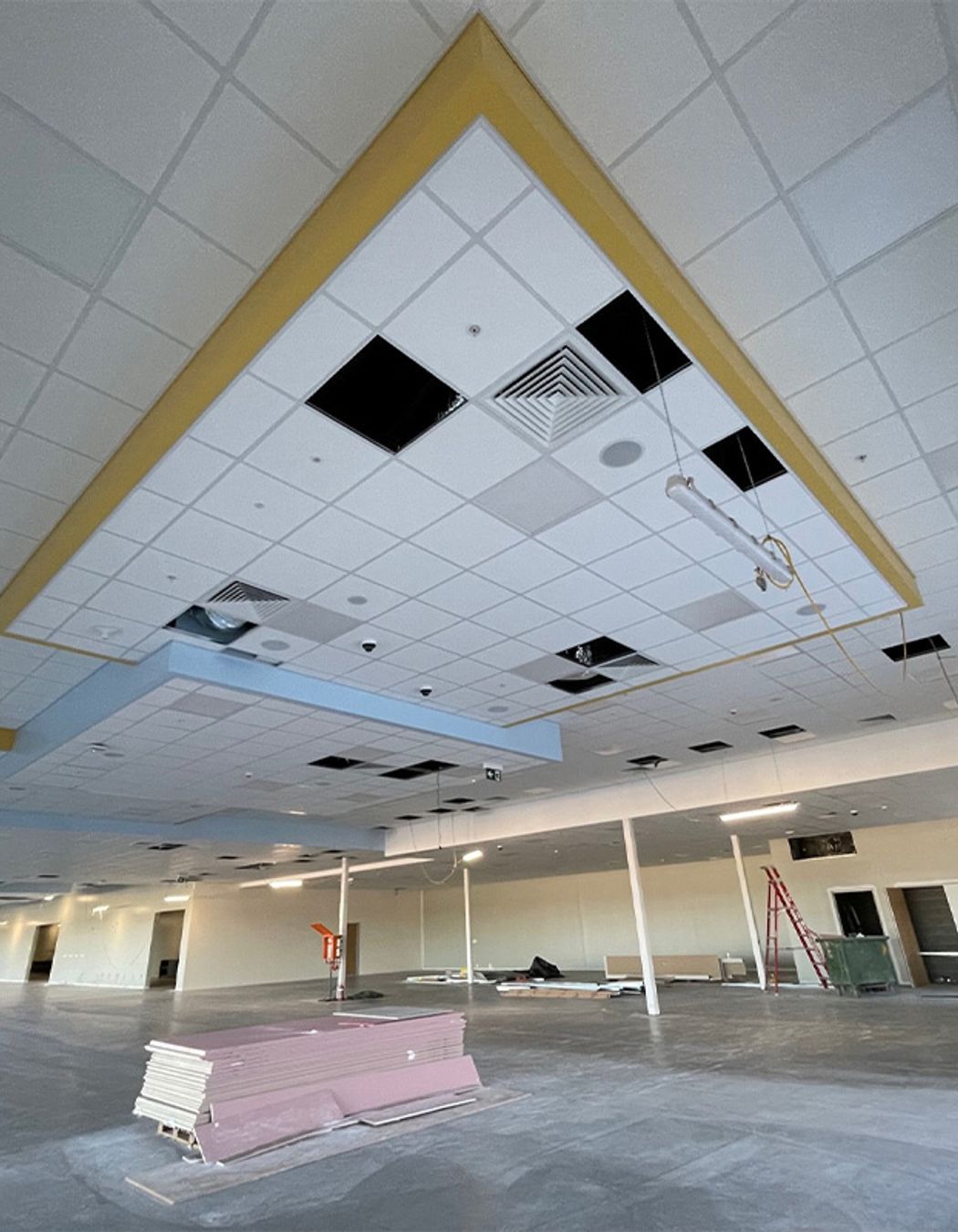 Amazon-Australia-Fulfillment-Centre-Ceiling-Bulkhead-Studco-Building-Systems.jpg