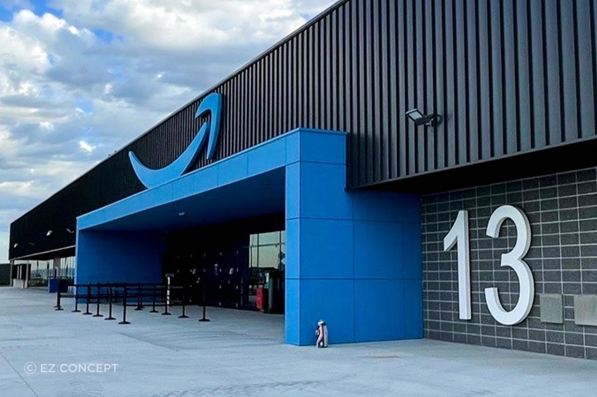 Amazon-Fulfillment-Centre-External-Building-Facade-Completed-Studco-Building-Systems.jpg