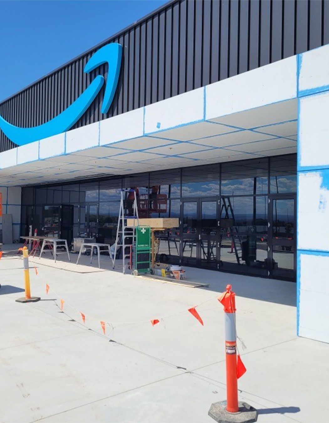 Amazon-Fulfillment-Centre-External-Building-Facade-In-Progress-Studco-Building-Systems.jpg