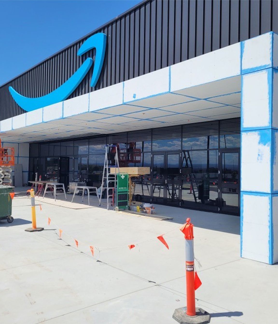 Amazon-Fulfillment-Centre-External-Building-Facade-In-Progress-Studco-Building-Systems.jpg