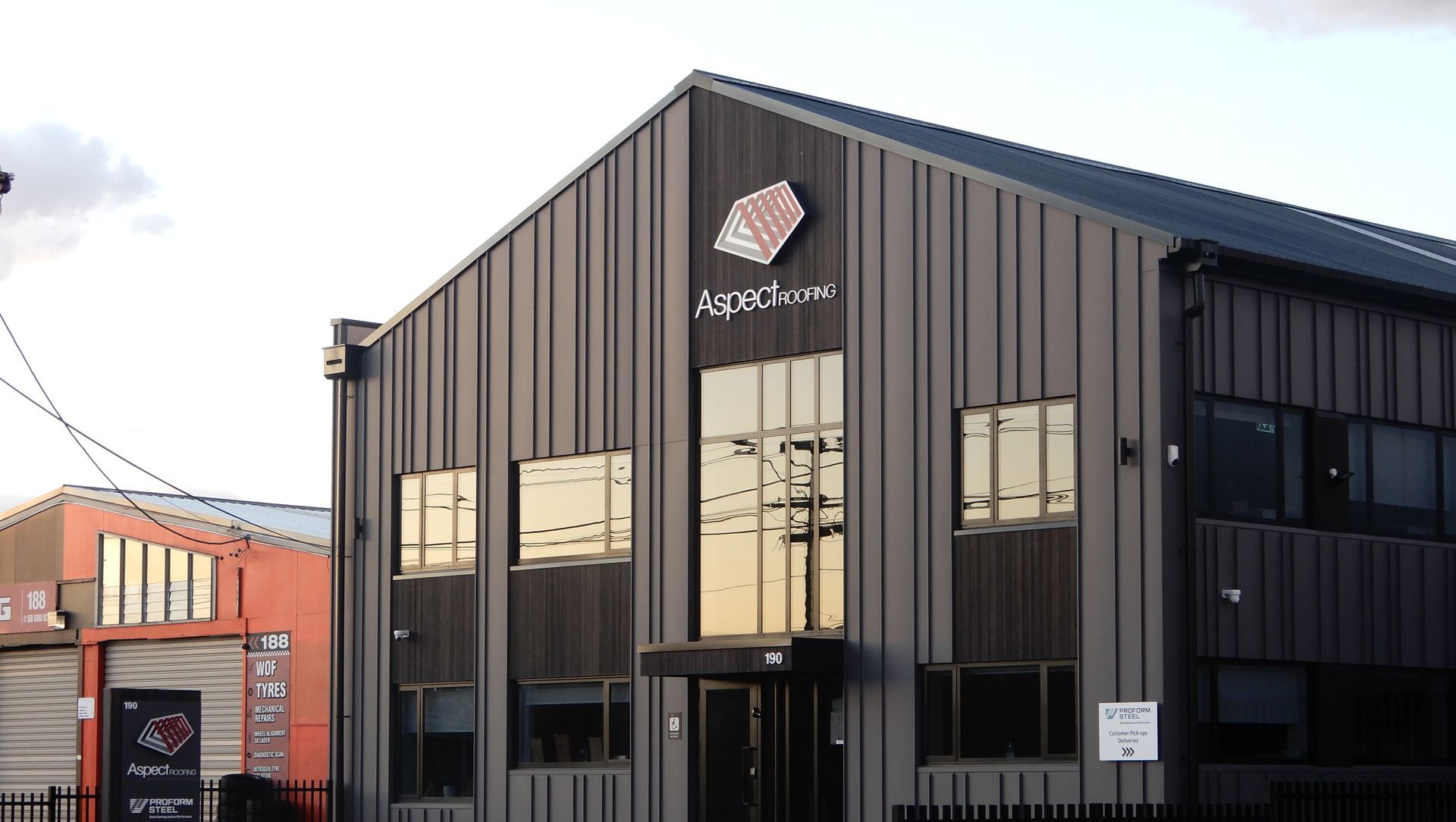 190 Marua Road - Angle Seam Variable Cladding - Colorsteel MATTE banner