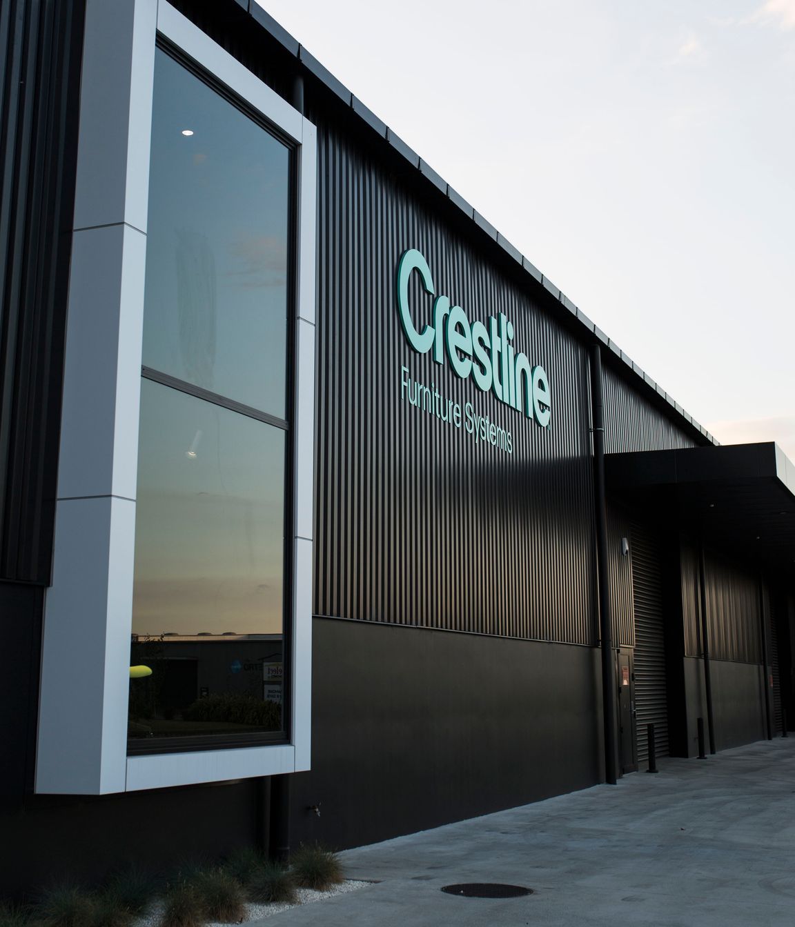 Crestline, Hamilton