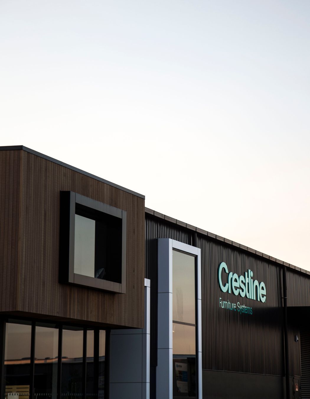 Crestline, Hamilton