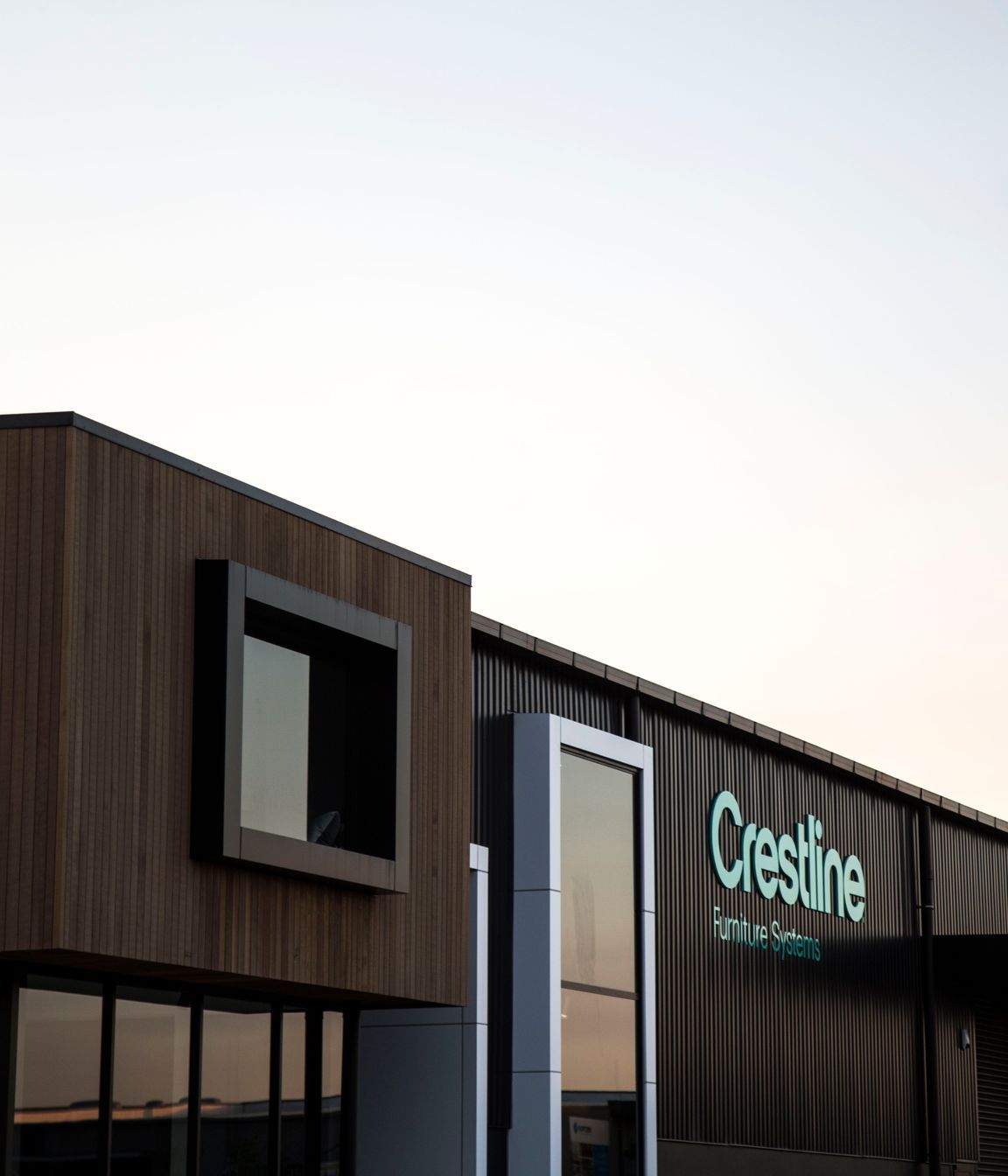 Crestline, Hamilton