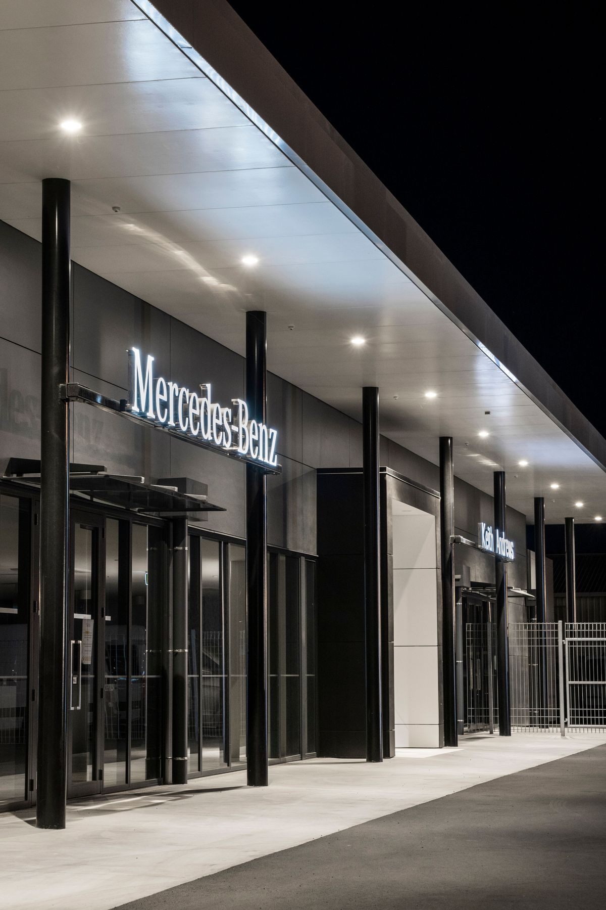 Truck Workshop &amp; Showroom - Whangarei