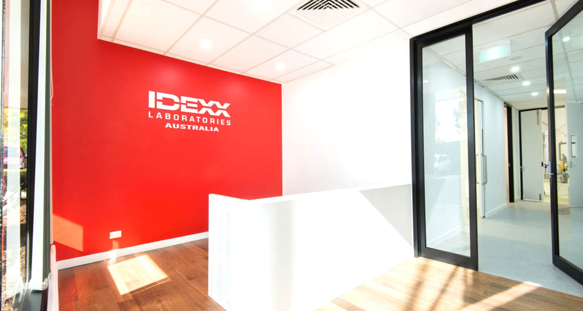IDEXX LABORATORIES banner