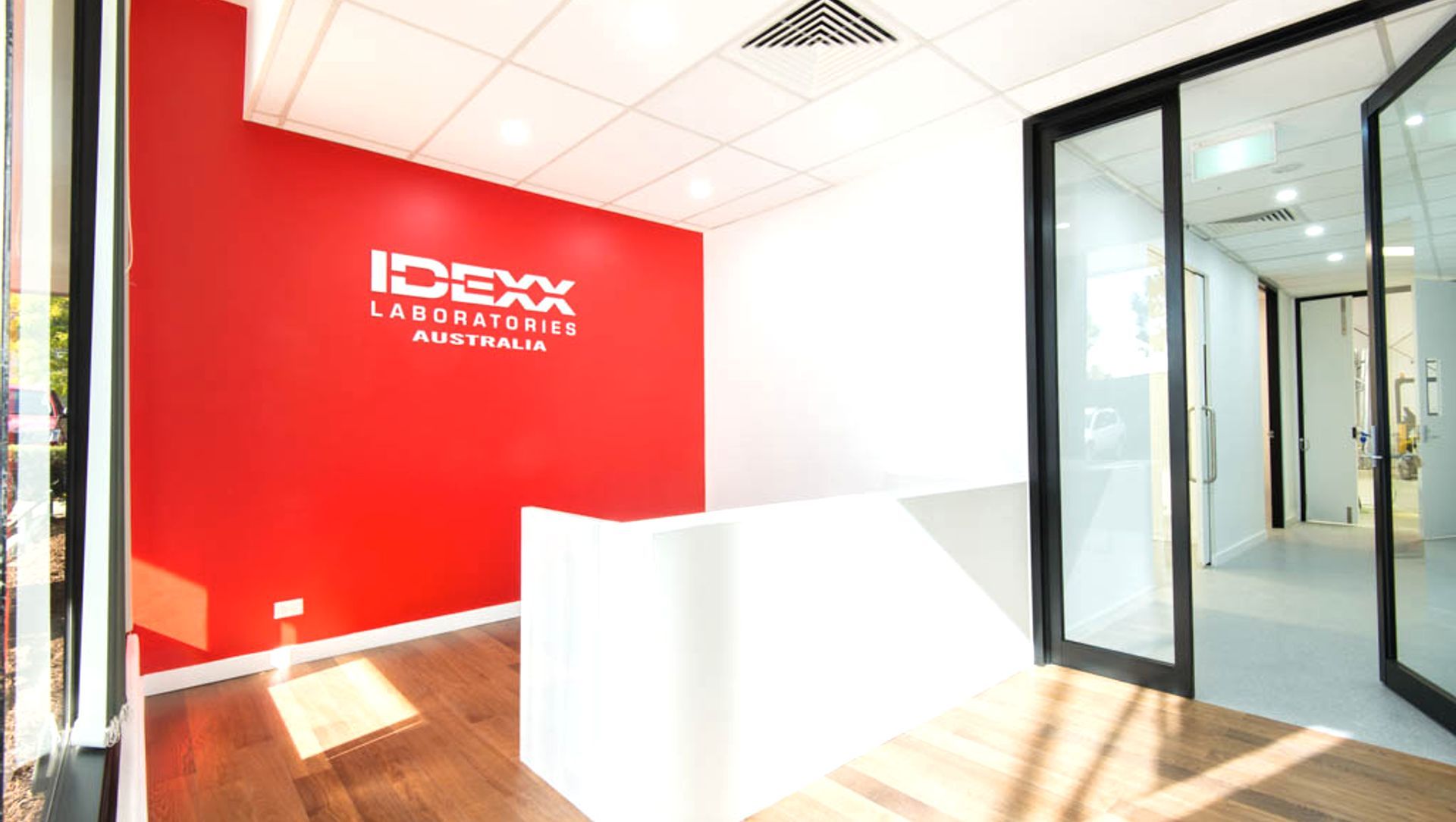 IDEXX LABORATORIES banner