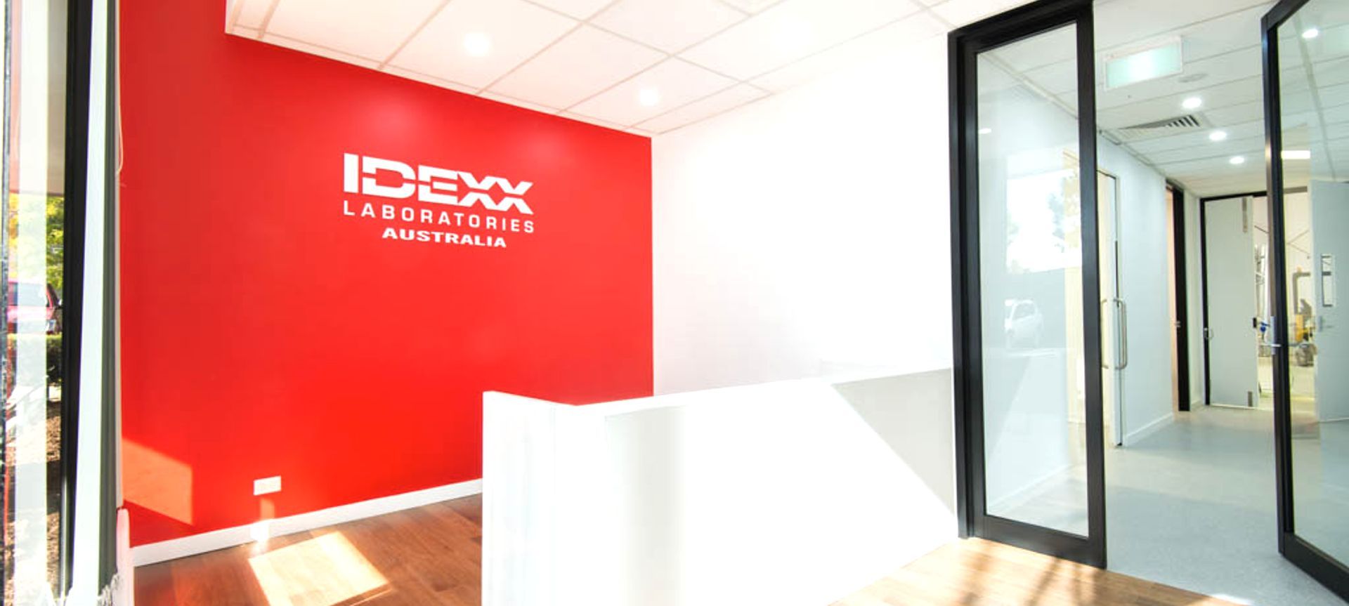 IDEXX LABORATORIES banner