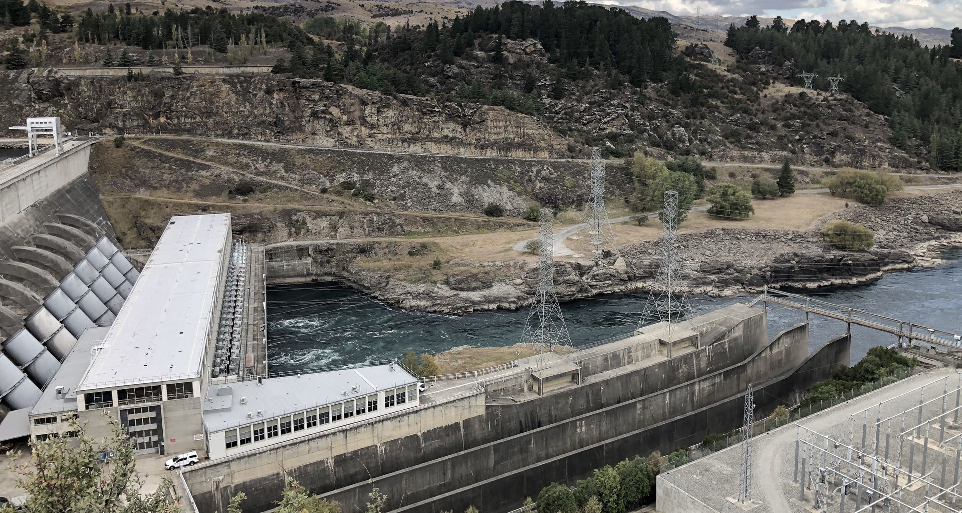 Roxburgh Hydro Dam, Otago banner