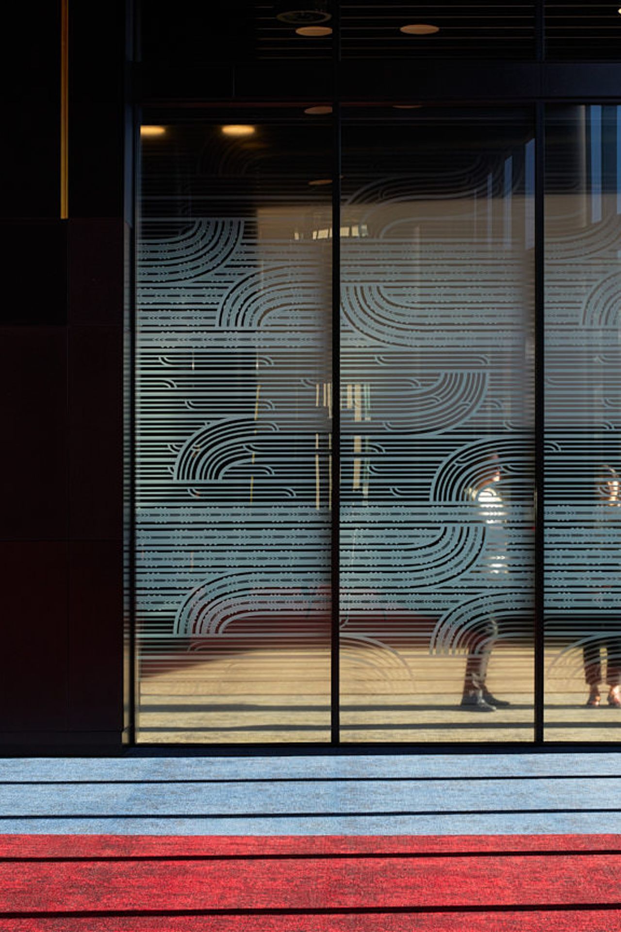Digital design artist David Hakaraia has created matauranga Māori patterns as manifestation for glazing in Tākina meeting rooms.