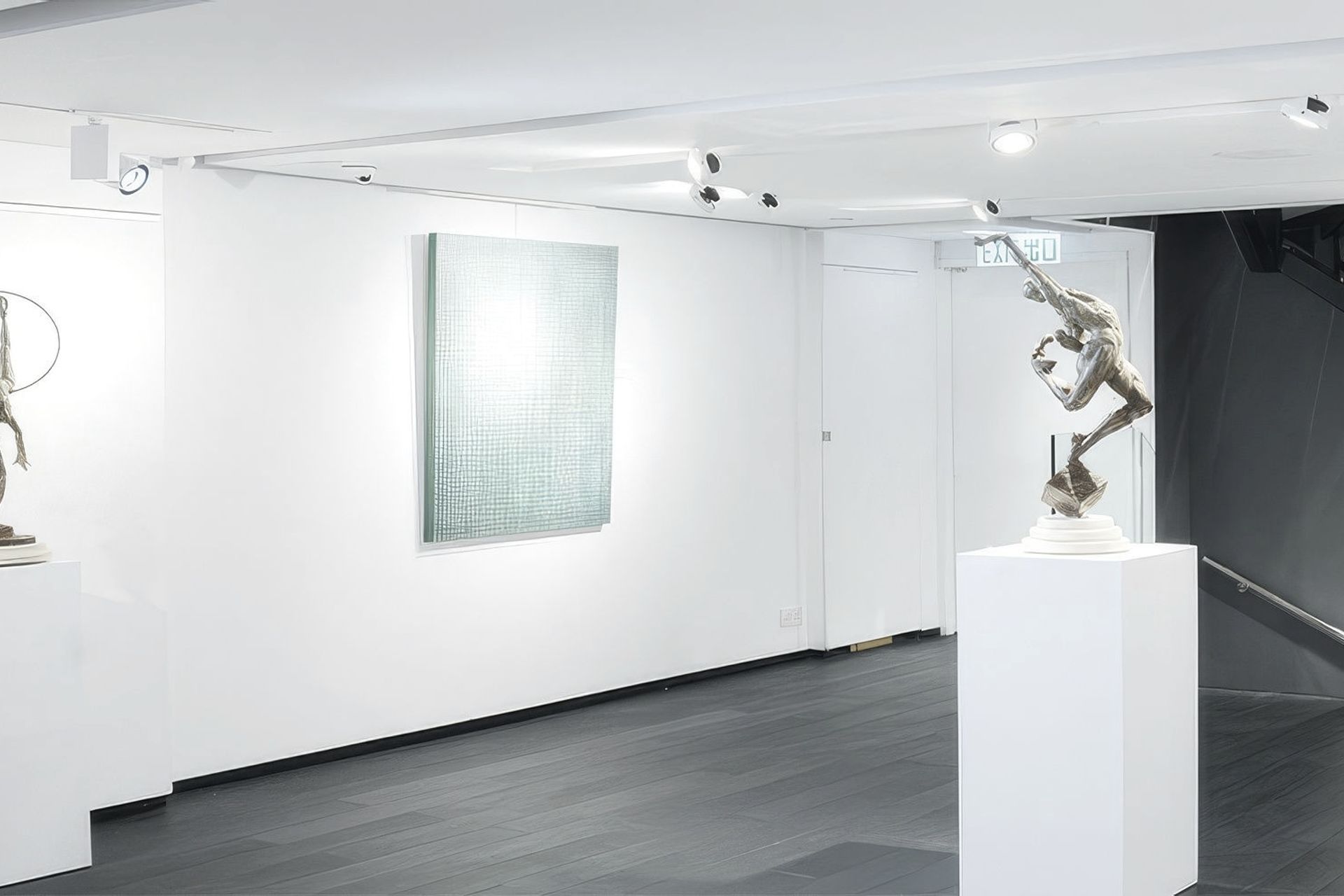 Opera-Gallery-Lighting-Solutions-10771-v2-upscaled-by-Replicate.jpg
