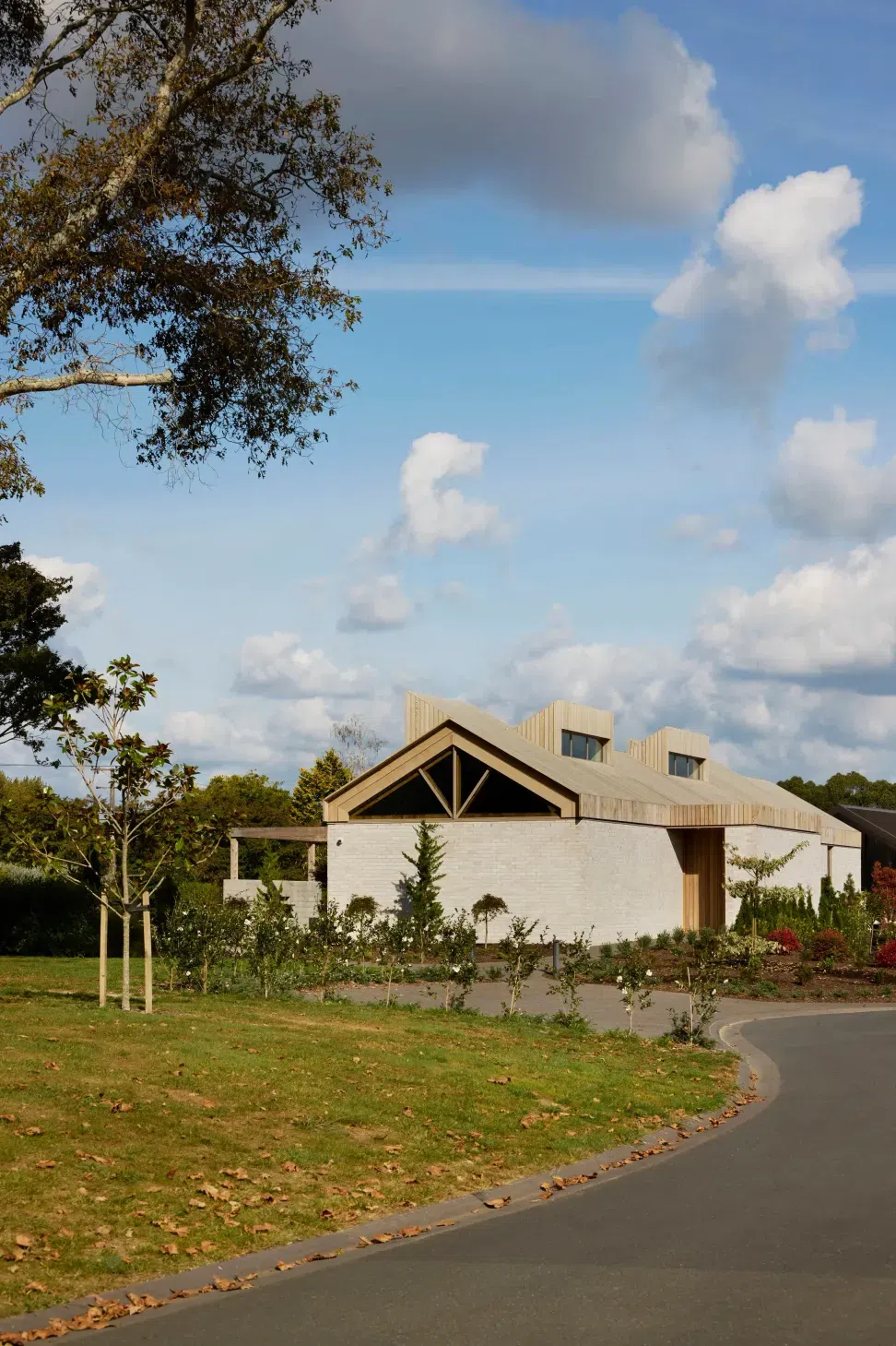 tamahereartscentrefirstlightstudioexterior1-v3.webp
