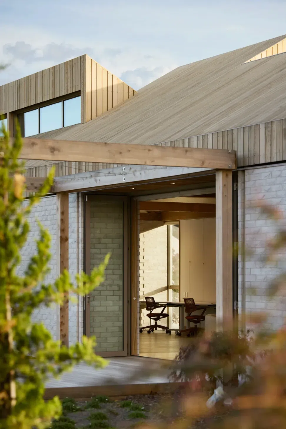 tamahereartscentrefirstlightstudioexterior2.webp