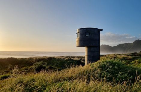 Piha Lifeguard Tower