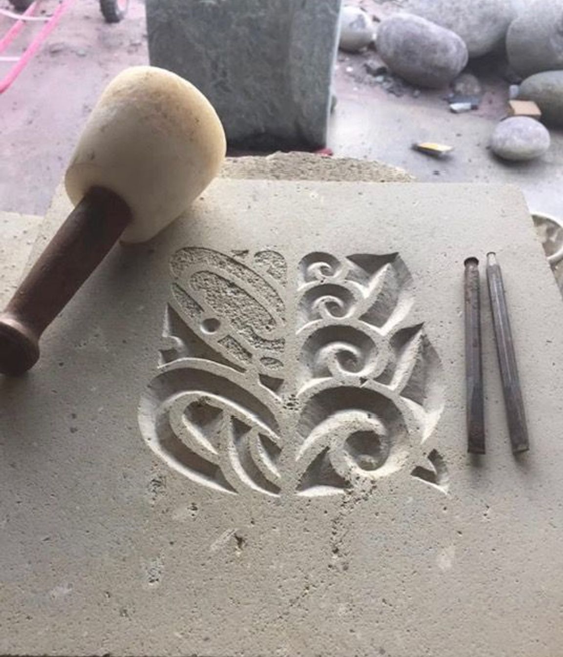 Maori carving in Hinuera stone by Paul Gautron